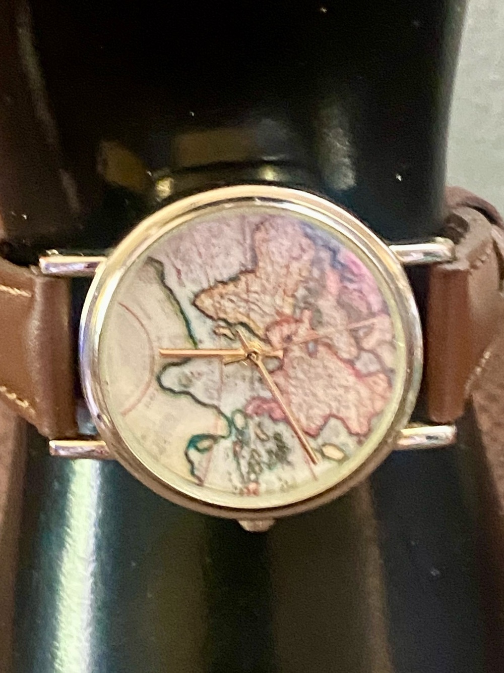 Classic Brown Leather Strap Wanderlust World Map Dial Women's Watch is working
